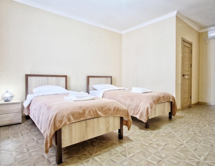 Номер стандарт с 2 односпальными кроватями - Отель «Лето» Сухум